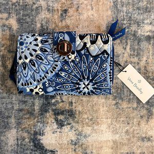 Vera Bradley Turnlock Wallet in Blue Star Medallion